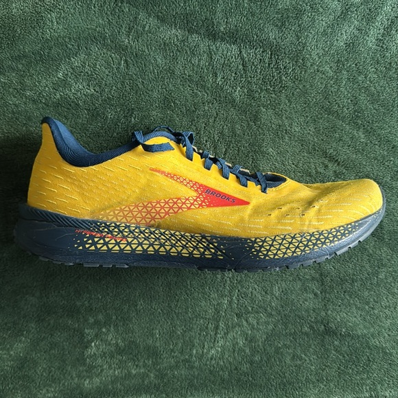 Brooke Men’s Hyperion Tempo Running Shoes - Picture 2 of 4